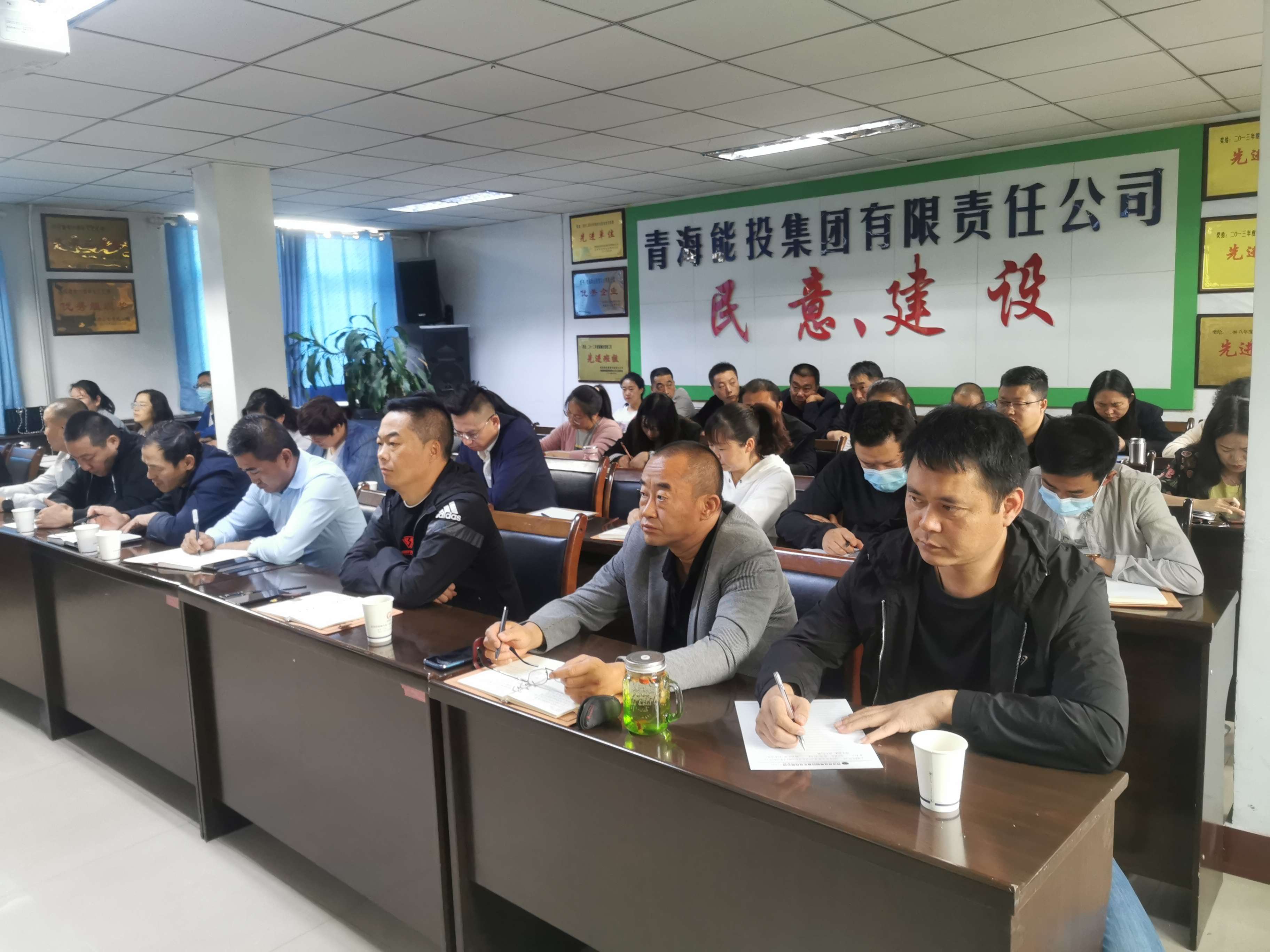 能投集團(tuán)組織開展“七一”重要講話精神宣講  程彩琳攝.jpg